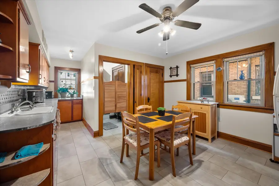 2546 S Howell Ave, Milwaukee, WI 53207 - #3
