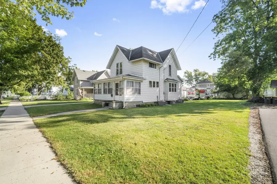 115 N West Ave, Waukesha, WI 53186 - #2