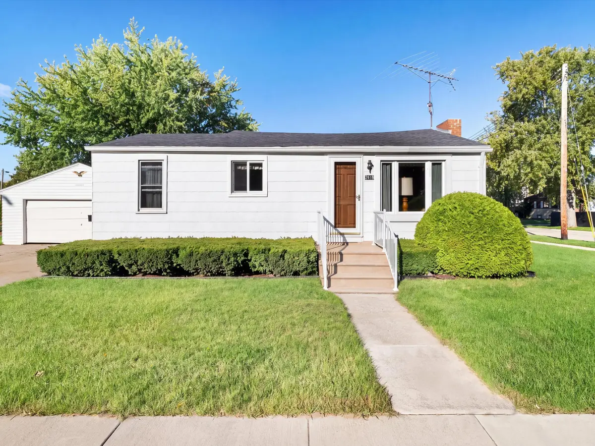 2618 Lincoln Ave, Two Rivers, WI 54241 - #1