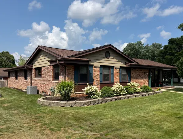 1804 W Clayton Crest Ave, Milwaukee, WI 53221