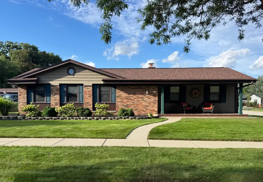1804 W Clayton Crest Ave, Milwaukee, WI 53221 - #3