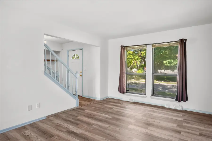 4229 W Meinecke Ave, Milwaukee, WI 53210 - #3