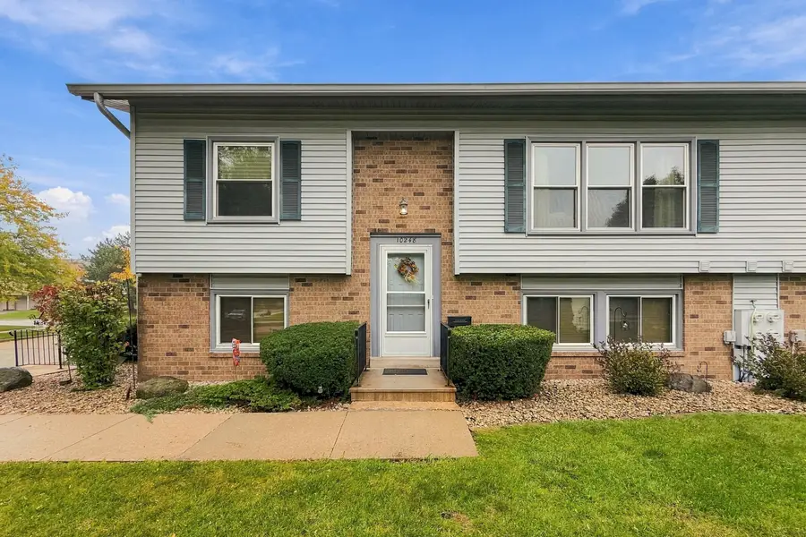 10248 W Parkedge Cir, Franklin, WI 53132 - #2