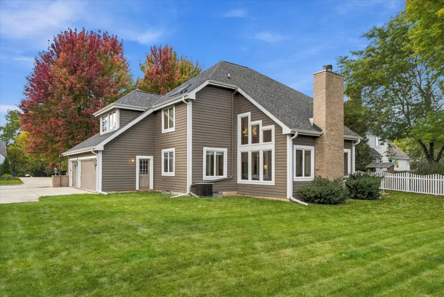 1264 Creekside Ln, Grafton, WI 53024 - #2