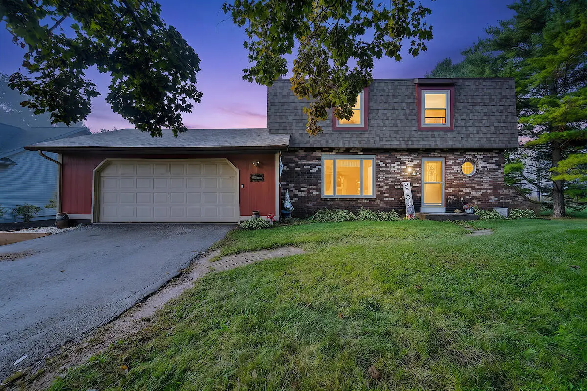 8323 10 Pl, Kenosha, WI 53144 - #1