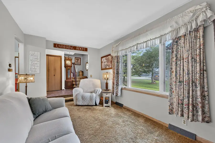 8323 10 Pl, Kenosha, WI 53144 - #2