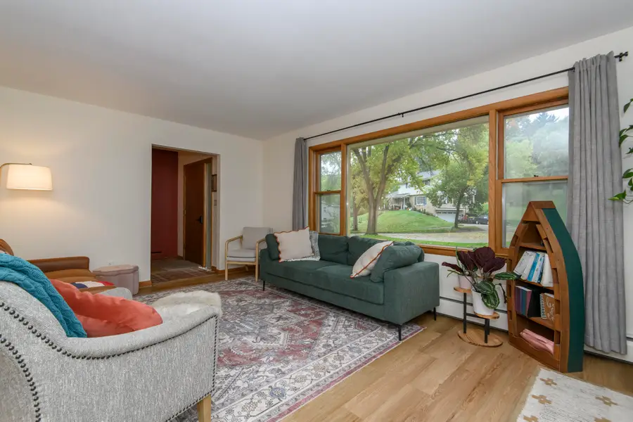 606 Lee Ct, Waukesha, WI 53186 - #2