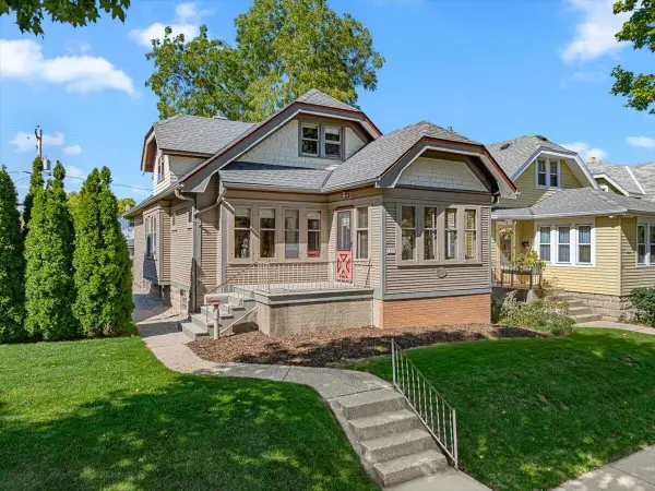 1627 S 56th St, West Allis, WI 53214