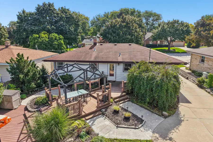 2434 W Edgerton Ave, Milwaukee, WI 53221 - #3