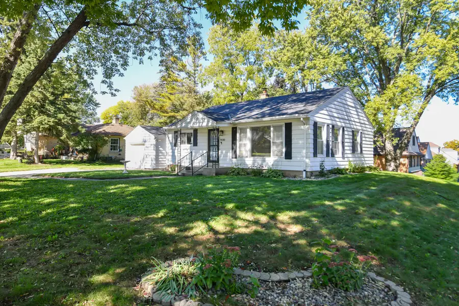 11310 W Wisconsin Ave, Wauwatosa, WI 53226 - #2