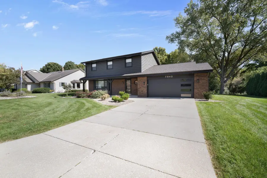 7942 S 66th St, Franklin, WI 53132 - #2