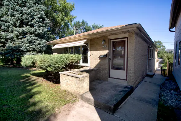 3262 S Whitnall Ave, Milwaukee, WI 53207