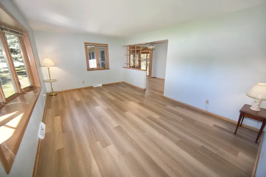 3262 S Whitnall Ave, Milwaukee, WI 53207 - #2