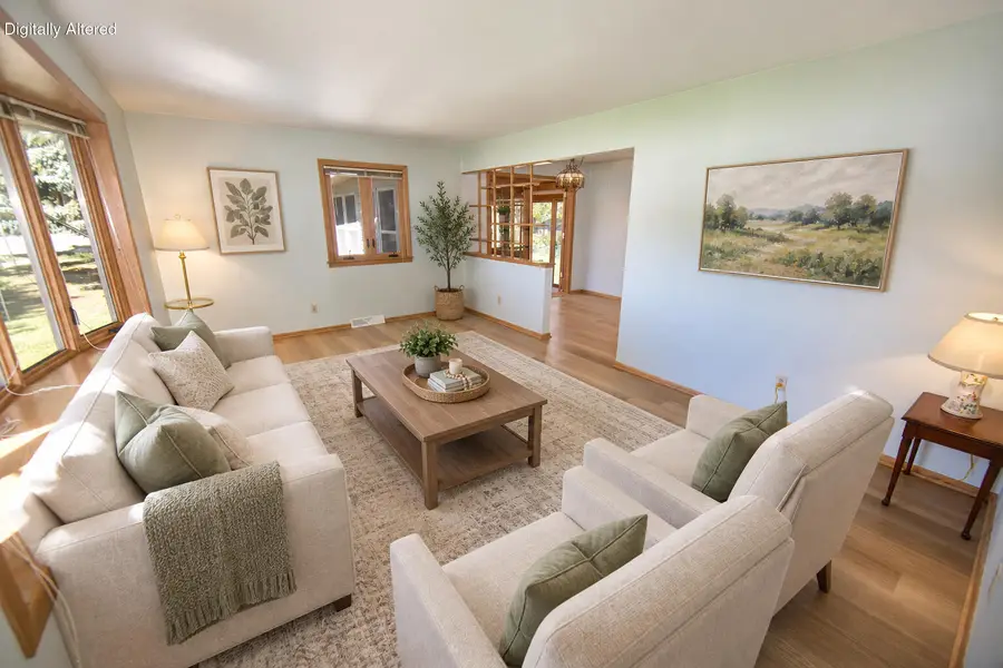 3262 S Whitnall Ave, Milwaukee, WI 53207 - #3