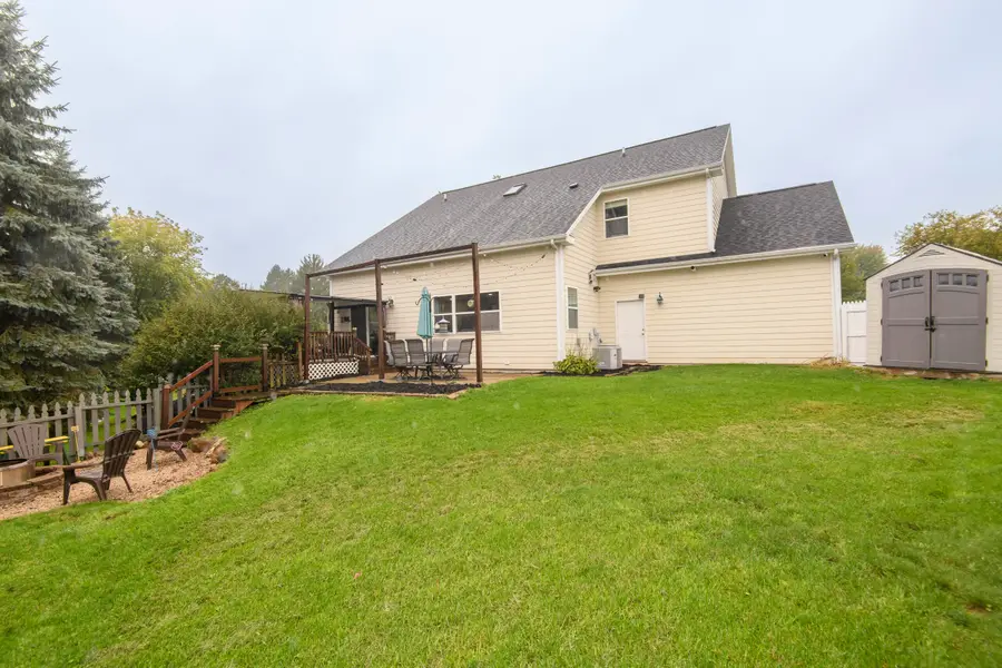 1887 Wayside Dr, Hartford, WI 53027 - #2