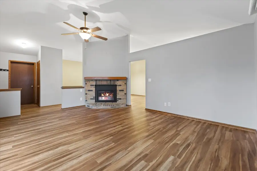 8169 S Wilding Dr, Oak Creek, WI 53154 - #3