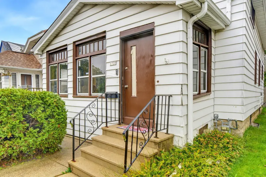 1739 S 75th St, West Allis, WI 53214 - #2