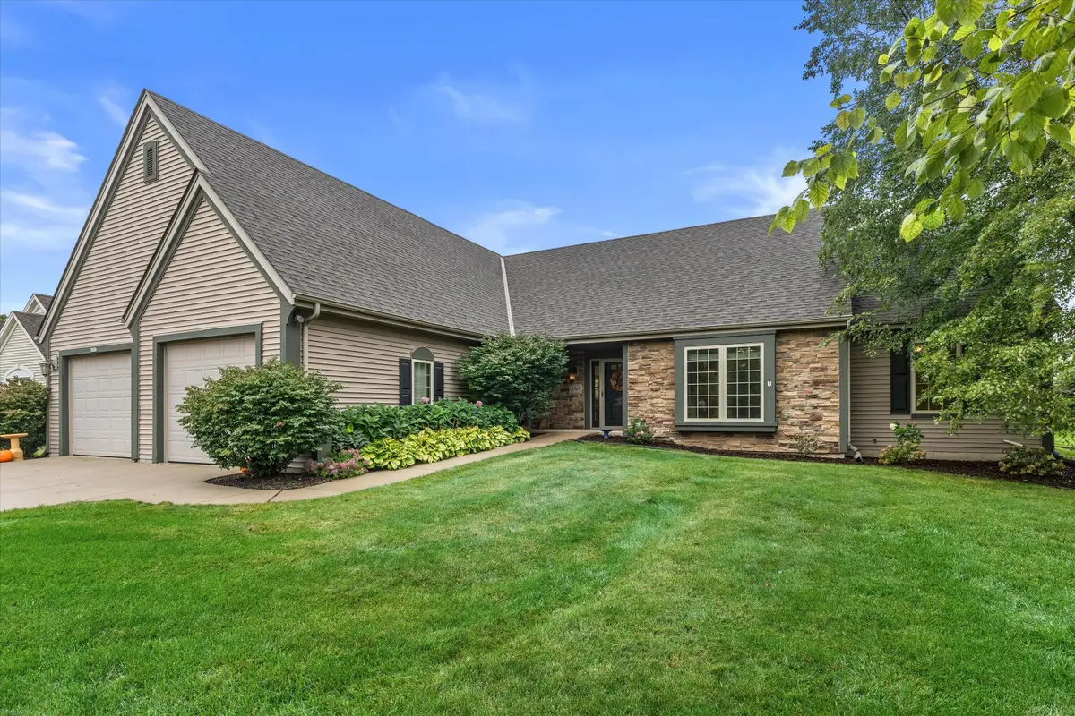 8361 S 44th St, Franklin, WI 53132 - #1
