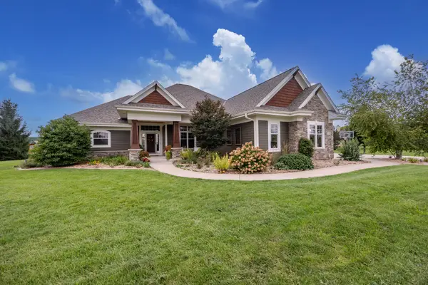 S84W33185 Brown Bear Ln, Mukwonago, WI 53149