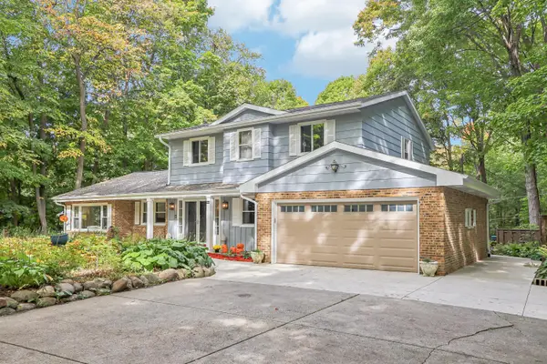 8480 W Edgerton Ave, Greendale, WI 53129