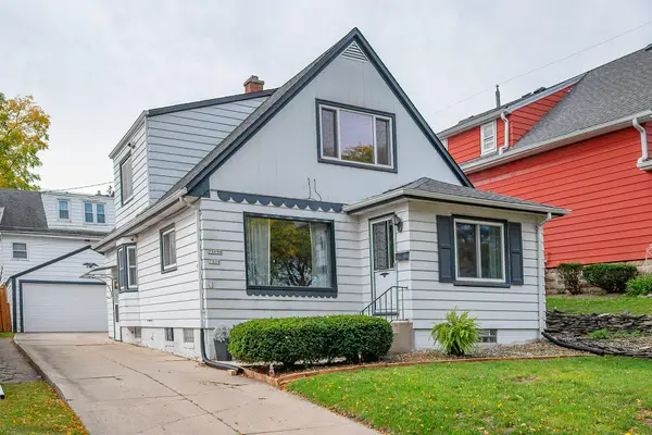 7519 W Clarke St, Wauwatosa, WI 53213