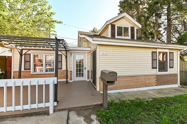 1323 Ohio St, Racine, WI 53405