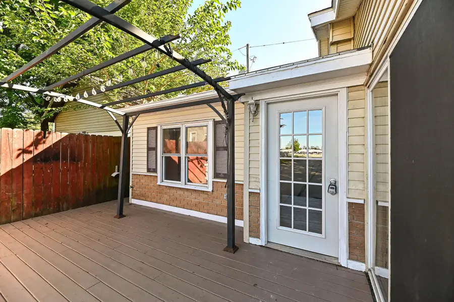 1323 Ohio St, Racine, WI 53405 - #3
