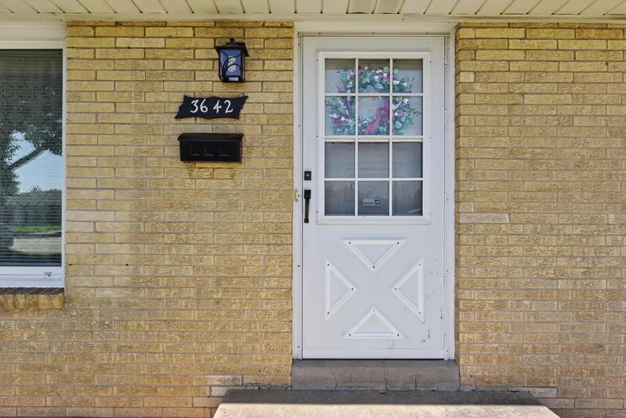 3642 Charles St, Racine, WI 53402 - #2
