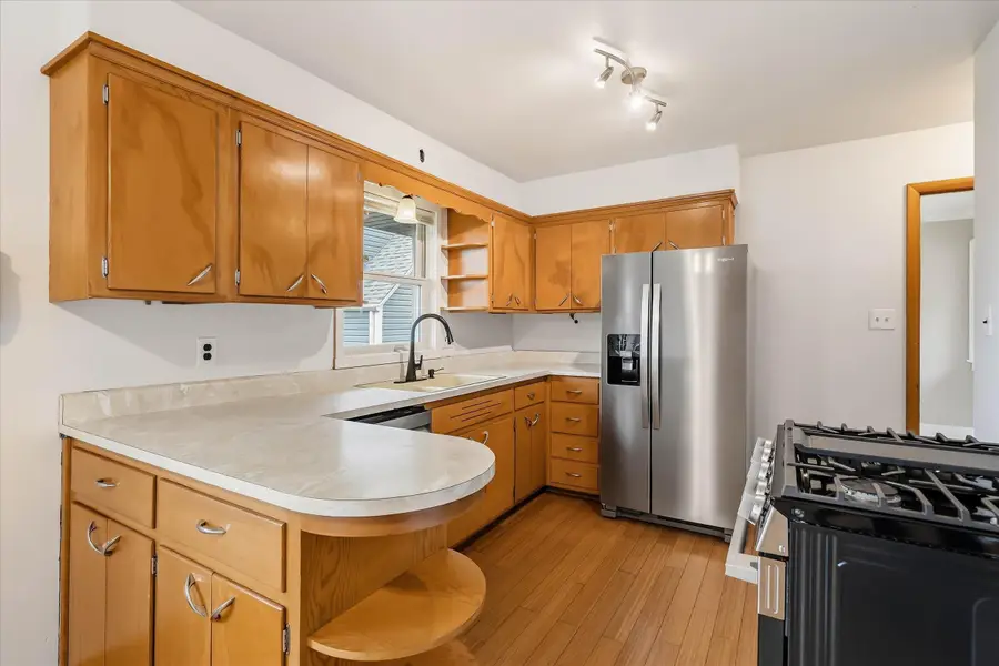 4432 W Howard Ave, Milwaukee, WI 53220 - #2