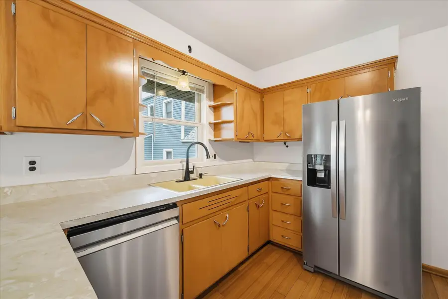 4432 W Howard Ave, Milwaukee, WI 53220 - #3