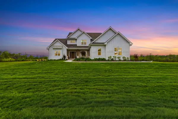 14141 N Lake Shore Dr, Mequon, WI 53097