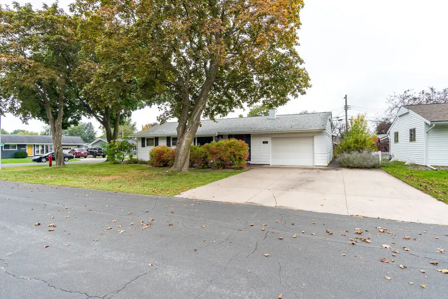 1241 Shorewood Dr, Shelby, WI 54601 - #2