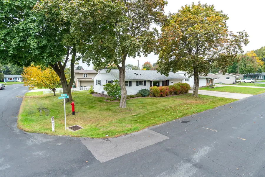 1241 Shorewood Dr, Shelby, WI 54601 - #3