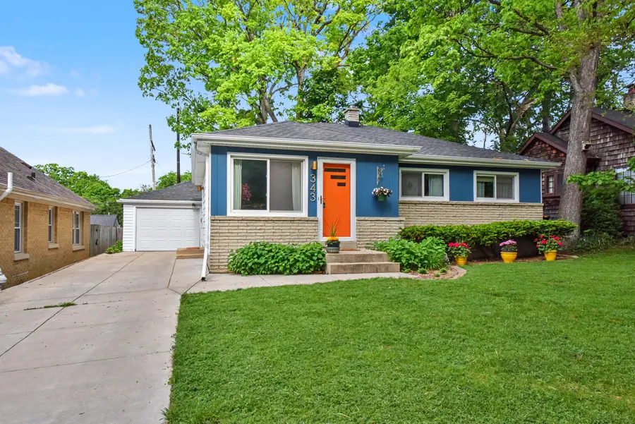 343 N 115th St, Wauwatosa, WI 53226 - #3