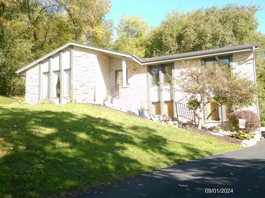 2116 Harris Highland Dr, Waukesha, WI 53188 - #2