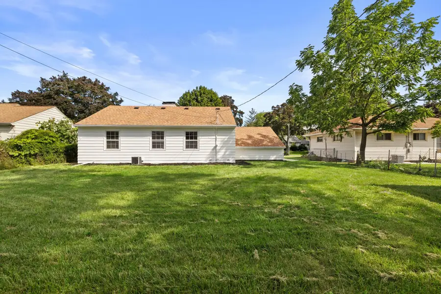 3223 W Birchwood Ave, Milwaukee, WI 53221 - #2