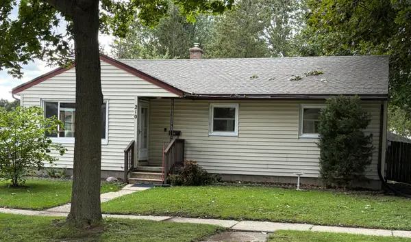 210 N Monroe St, Watertown, WI 53094