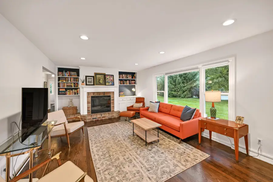 3035 Pilgrim Rd, Brookfield, WI 53005 - #3