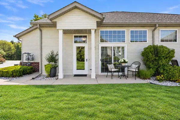 2416 Fox River Pkwy, Waukesha, WI 53189
