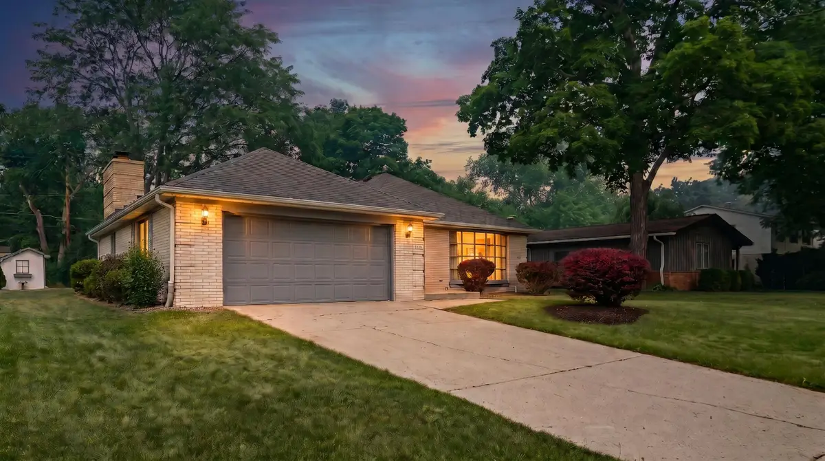 3303 S 123rd St, West Allis, WI 53227 - #1