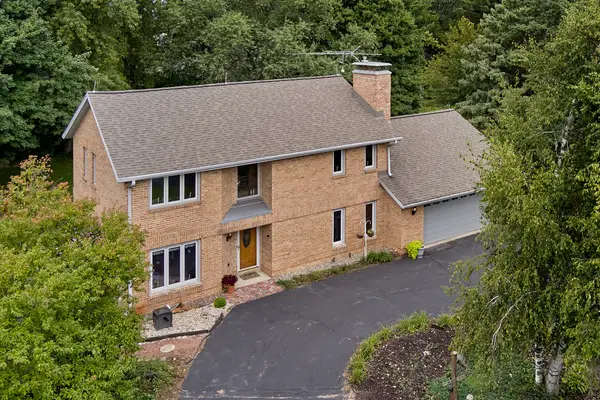 W2628 Copperhead Ln, Lafayette, WI 53121
