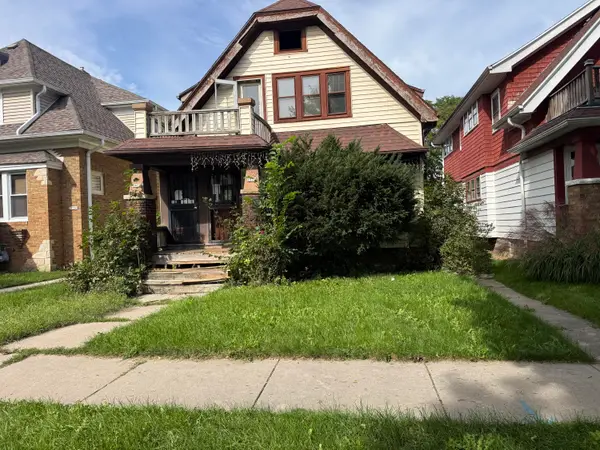 2418 W Hope Ave, Milwaukee, WI 53209