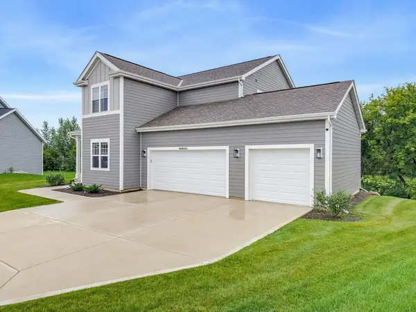 N56W24051 Daisy Ct, Sussex, WI 53089