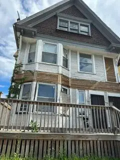 2878 N 35th St, Milwaukee, WI 53210