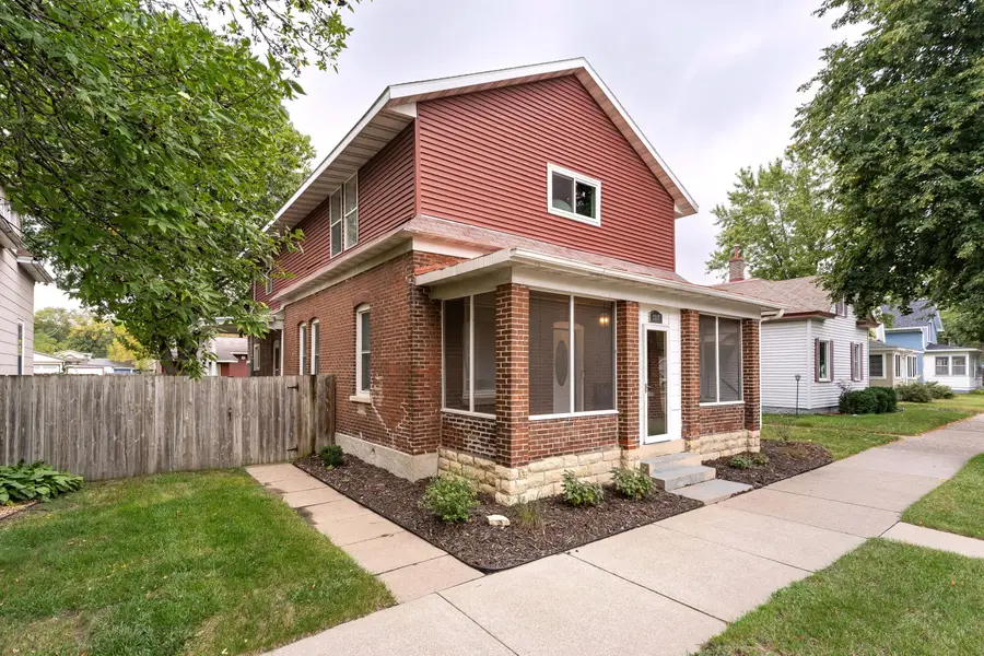 1317 Farnam St, La Crosse, WI 54601 - #2