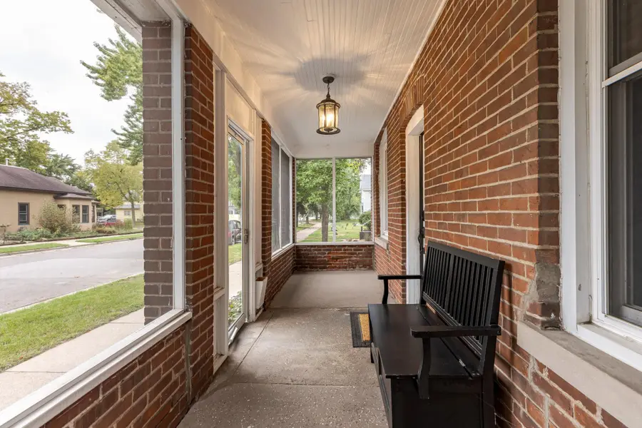 1317 Farnam St, La Crosse, WI 54601 - #3