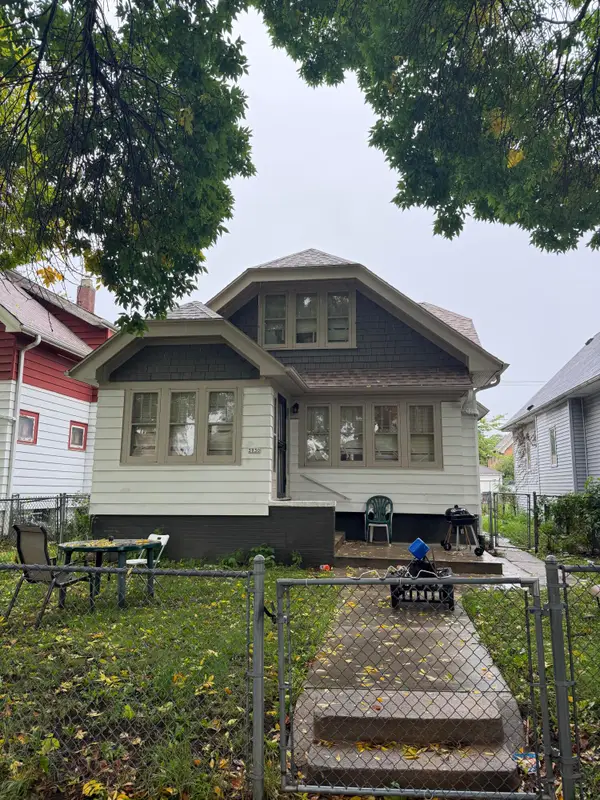 3930 N 24th Pl, Milwaukee, WI 53206