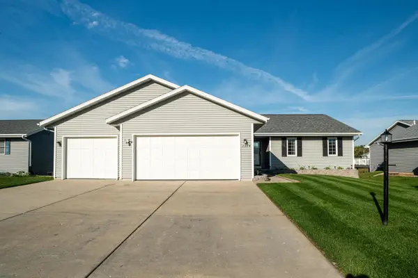 2524 S Terrace St, Janesville, WI 53546