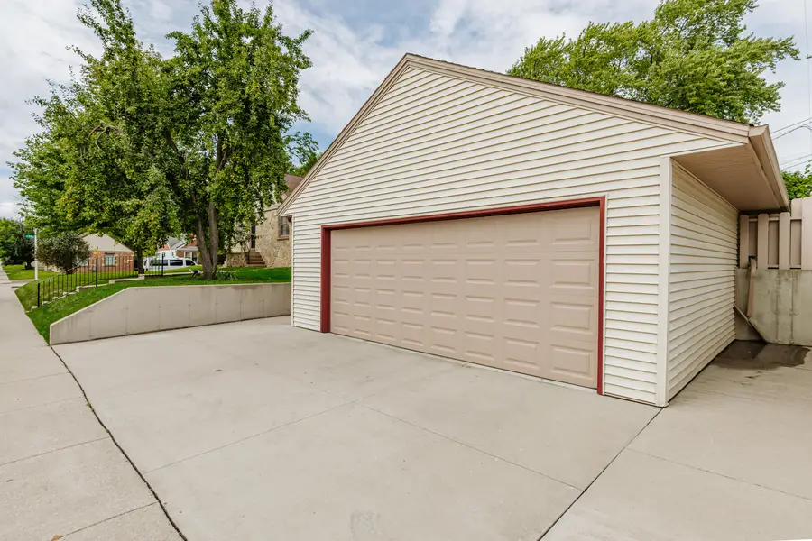 1972 S 90th St, West Allis, WI 53227 - #2