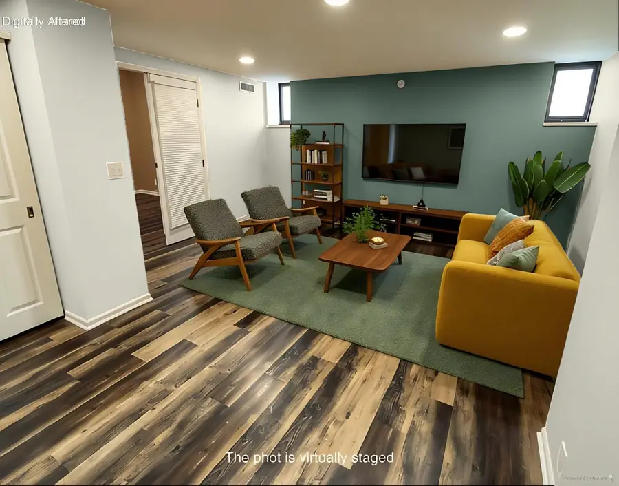 270 E Highland Ave, Milwaukee, WI 53202 - #3
